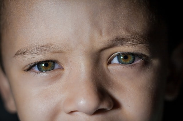 Bebê com Obstrução congênita do canal lacrimal