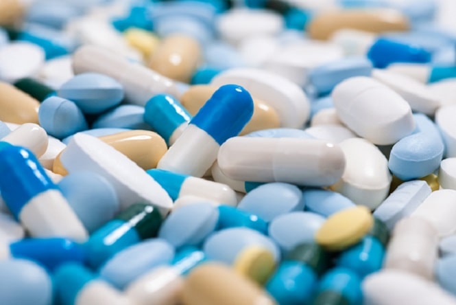 medicamentos variados, incluindo antidepressivo no setembro amarelo