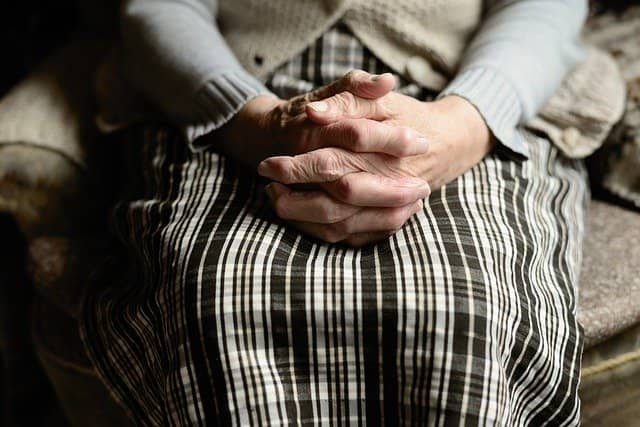Guideline aborda o tratamento da leucemia mieloide aguda em pacientes idosos.