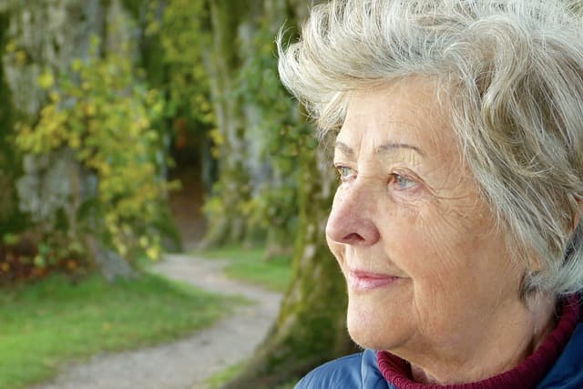 Mulher na pós-menopausa em terapia não hormonal
