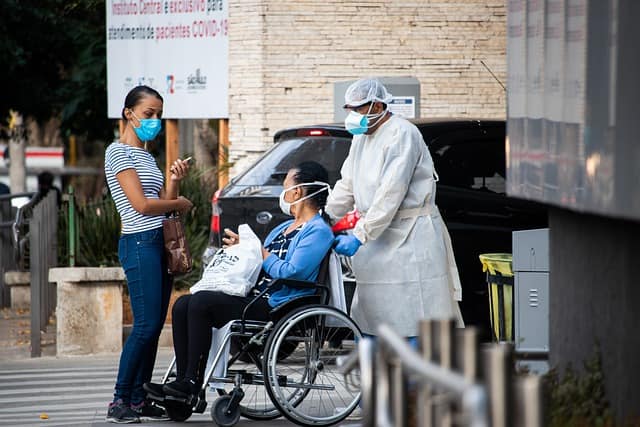 Pacientes com Covid-19 grave recebem alta