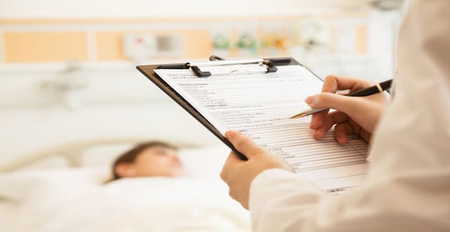 A Anvisa emitiu um alerta para o acompanhamento de casos raros da síndrome de Guillain-Barré após a vacinação contra Covid-19. Saiba mais,
