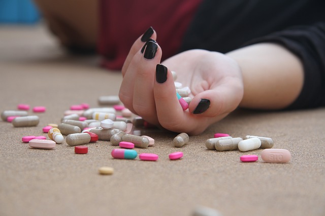 Setembro amarelo: o risco de suicídio com opioides