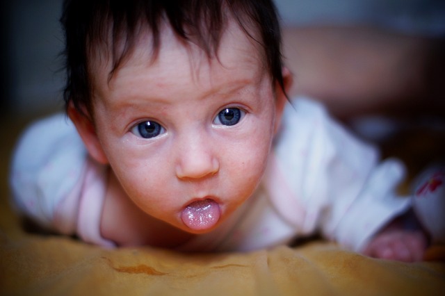 Orientação para profissionais de saúde detectarem anquiloglossia em RNs